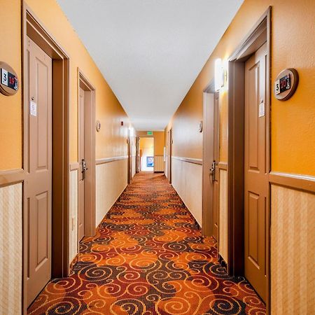 Oyo Hotel Castle Rock Co Downtown Esterno foto