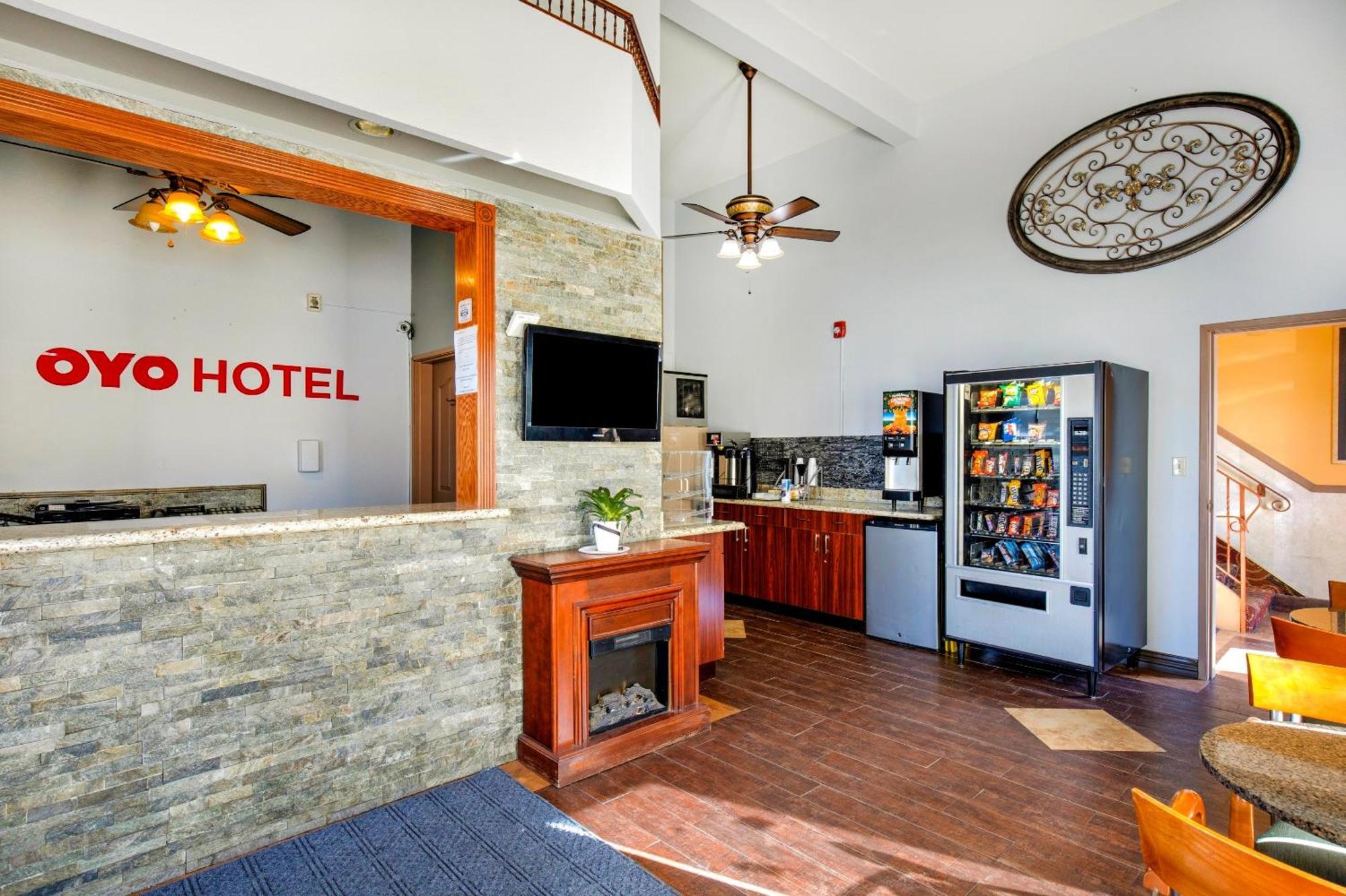 Oyo Hotel Castle Rock Co Downtown Esterno foto